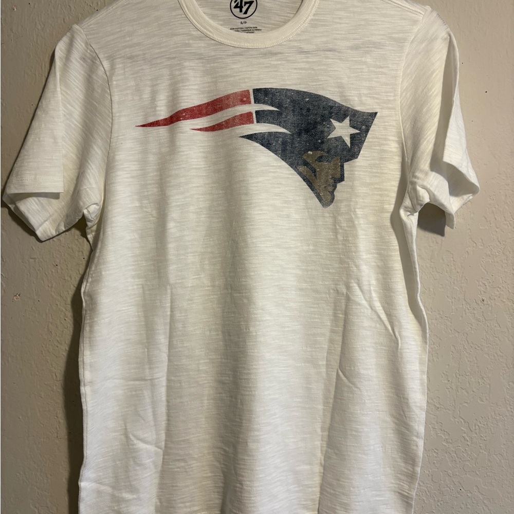 New England Patriots - White Graphic Men's Shirt